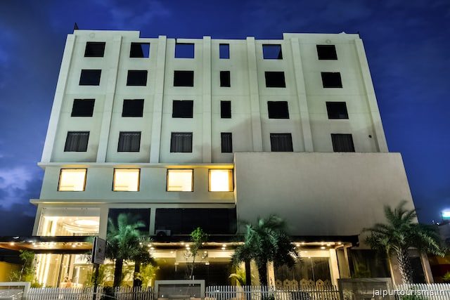 Townhouse 652 Hotel Royal Akshayam — Jaipur