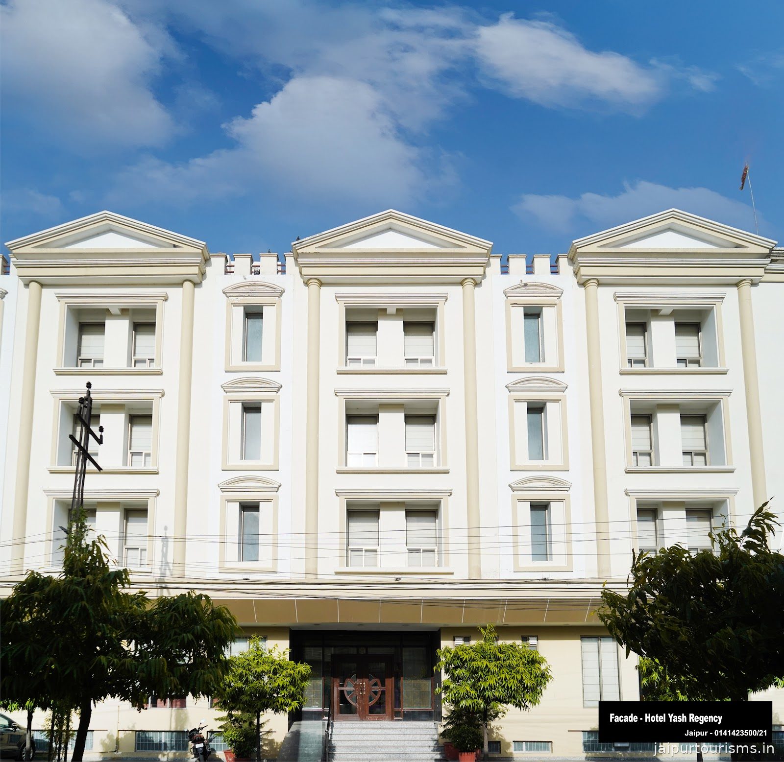 Hotel Yash Regency