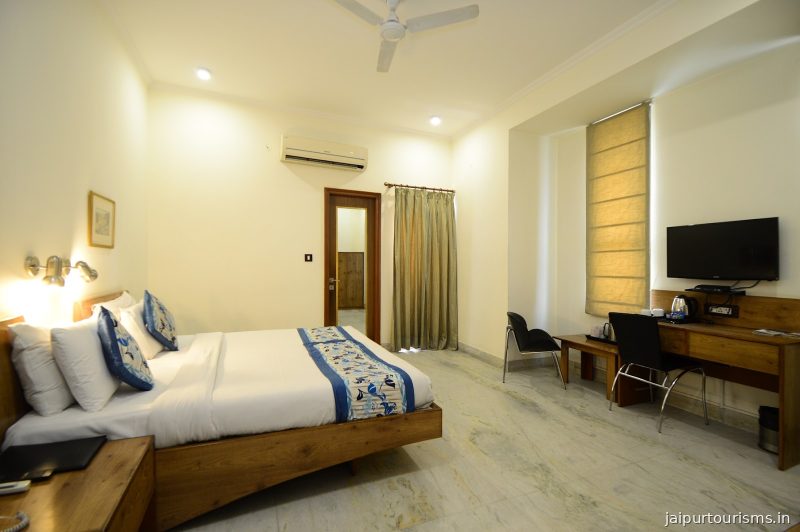 Hotel Yulia — Jaipur
