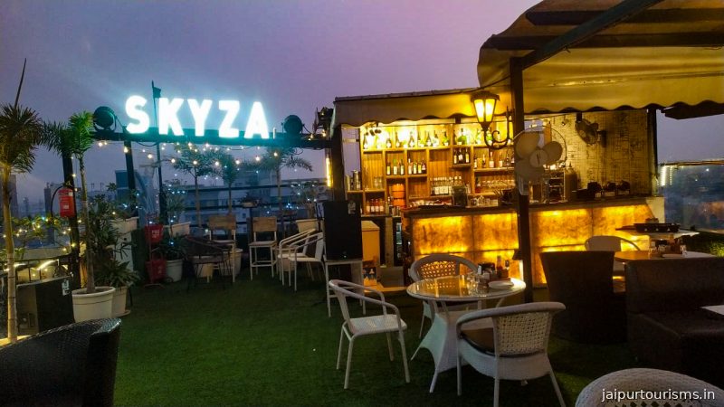 Skyza Rooftop Lodge — Jaipur