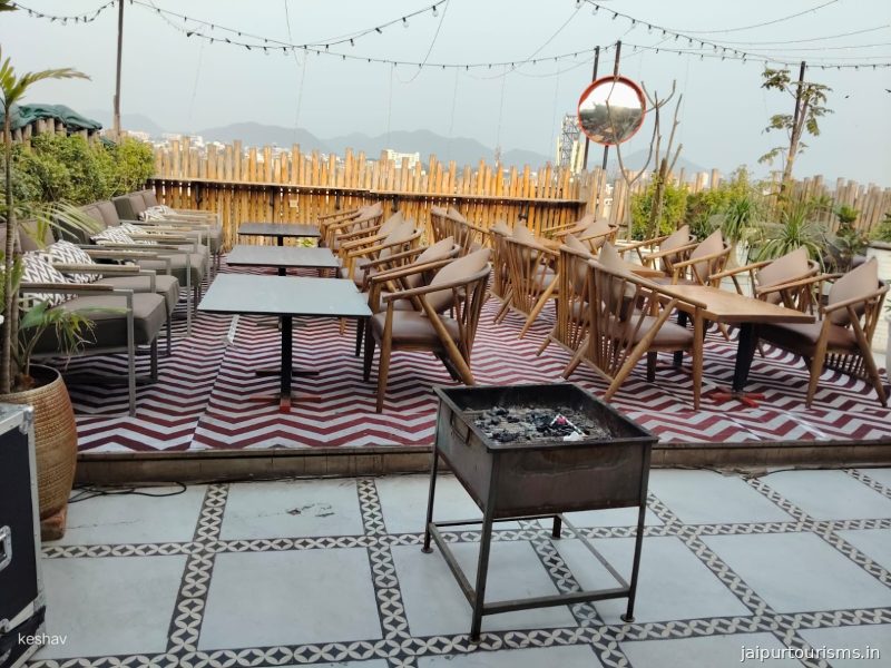 B.O.B LOUNGE — Jaipur