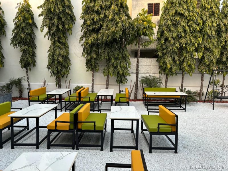 Lord Petrick Coffee and Burger - Vaishali Nagar, Jaipur, — Jaipur