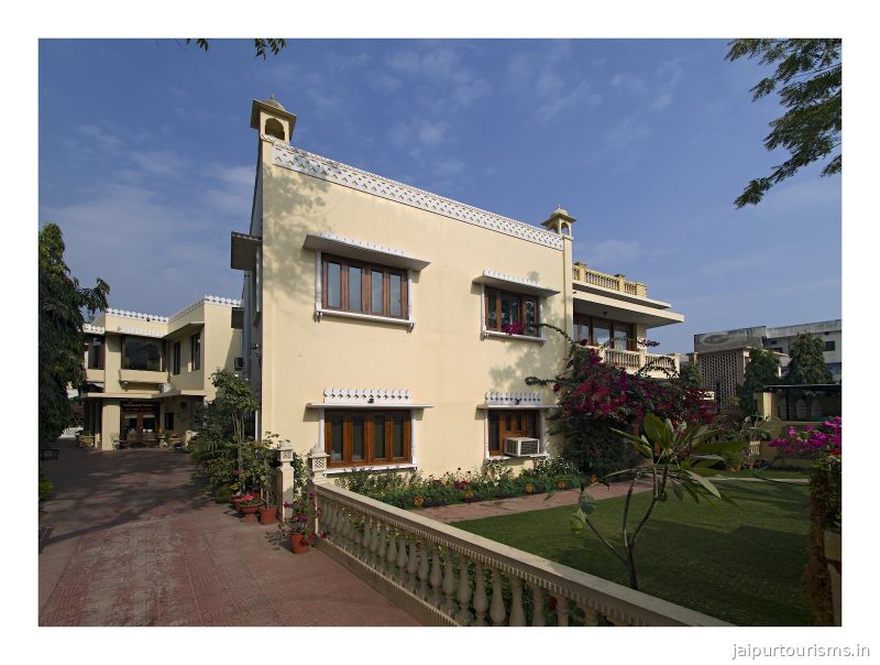 Dera Rawatsar Heritage Hotel — Jaipur