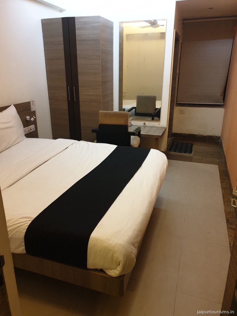 Hotel O Adarsh Nagar Raja Park — Jaipur