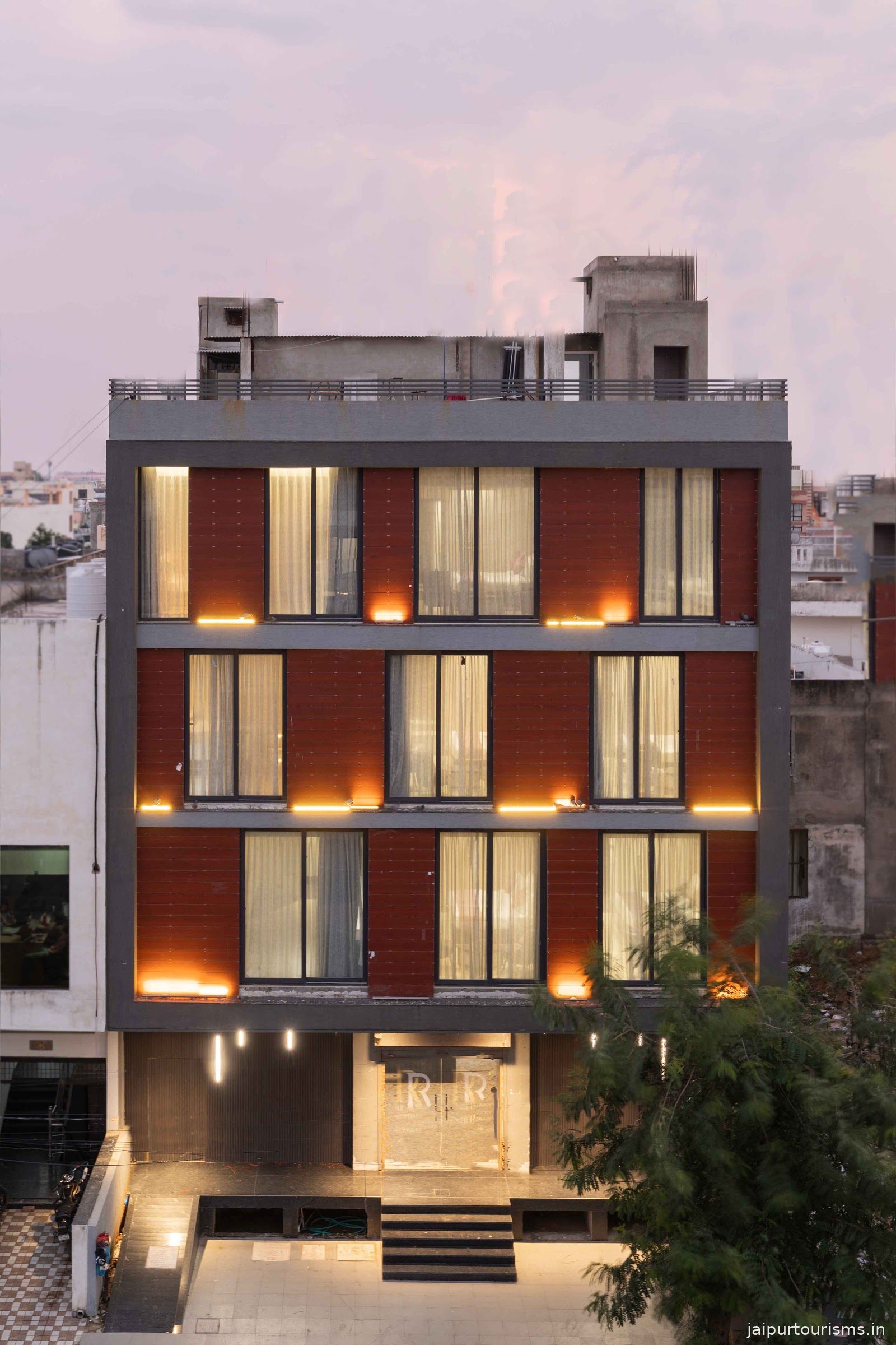 Royal Rawal - Luxury Boutique Hotel