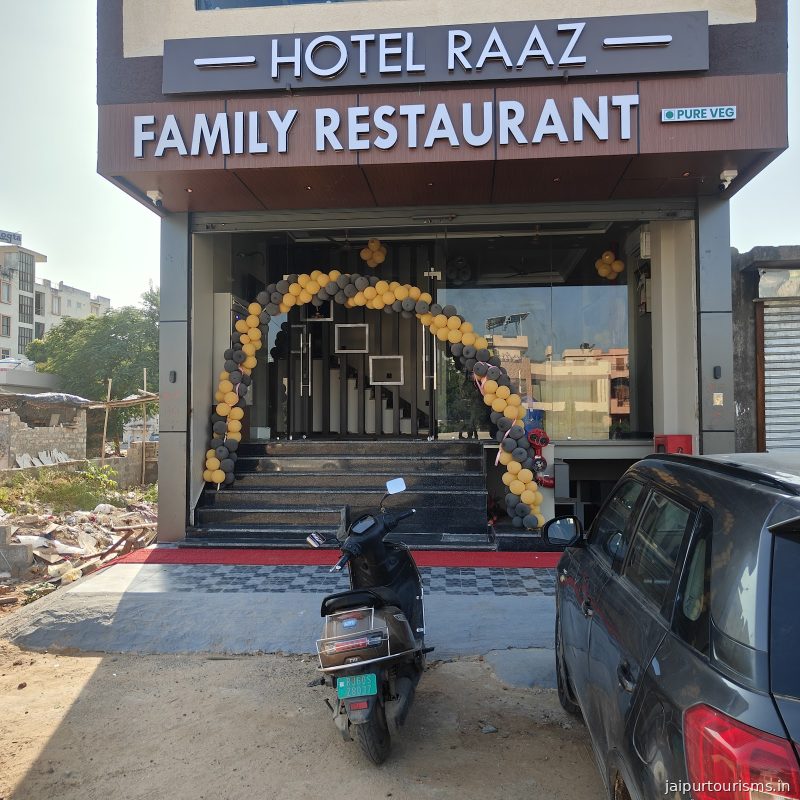 Hotel Raaz & Family Restaurant — Jaipur