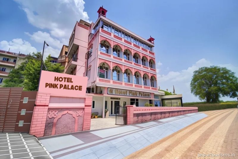 Hotel Pink Palace — Jaipur