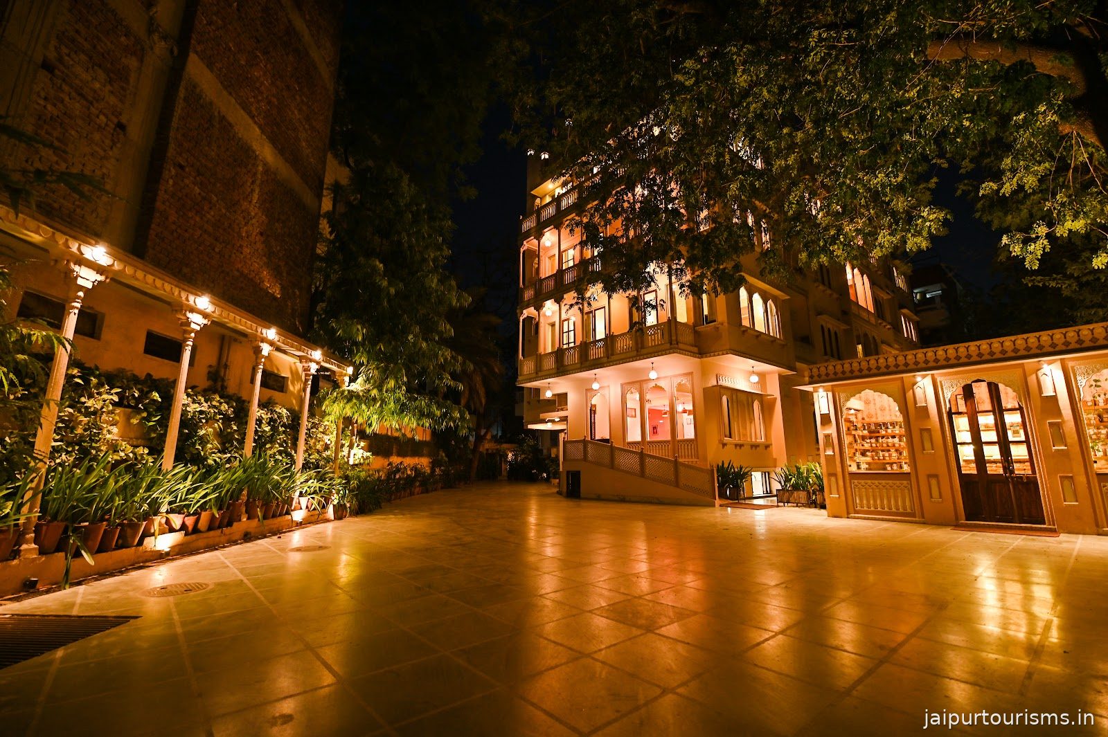 Om Niwas Suite Hotel