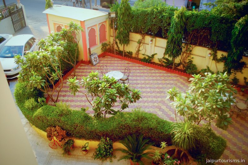 Hotel H R Palace — Jaipur
