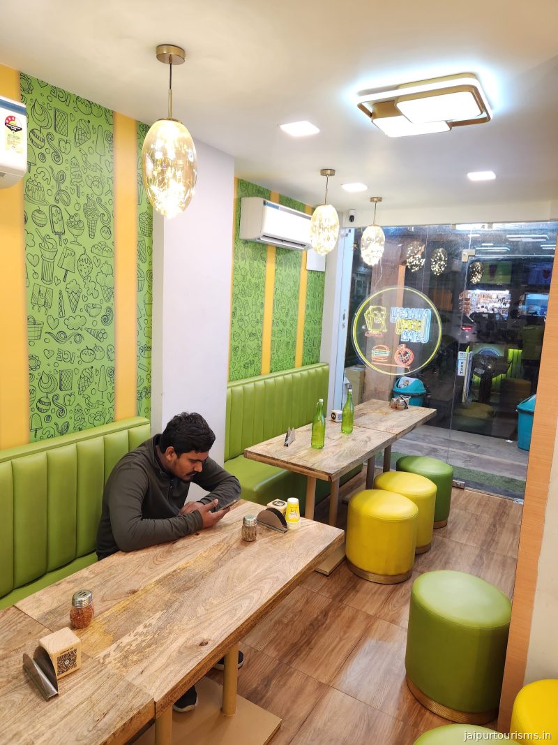 Cheesy Crazy cafe - Jaipur — Jaipur
